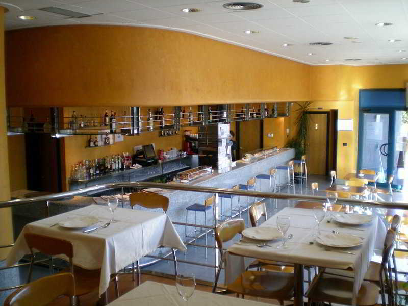 Aparthotel Campus Oviedo Restauracja zdjęcie